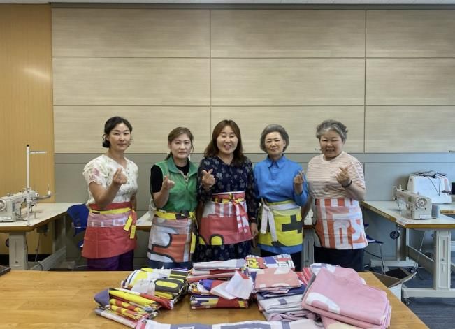 (사)환경실천연합회 충북본부, 음성군 대소면 새마을회에 업사이클링 앞치마와 멍석 기증