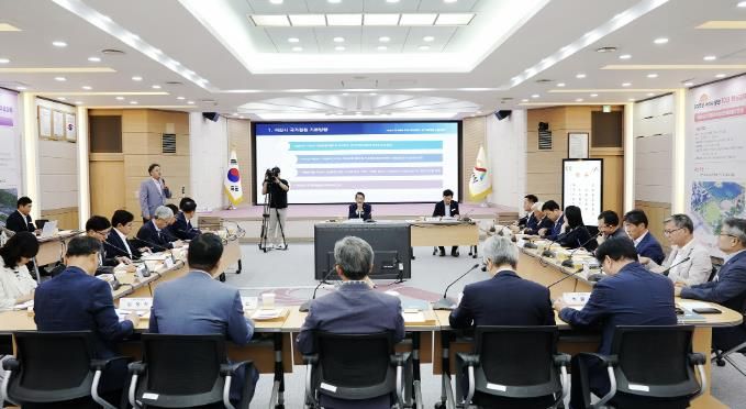 지난 24일 시청 대회의실에서 열린 서산 국가정원 타당성 조사 및 기본계획 수립 용역 최종보고회