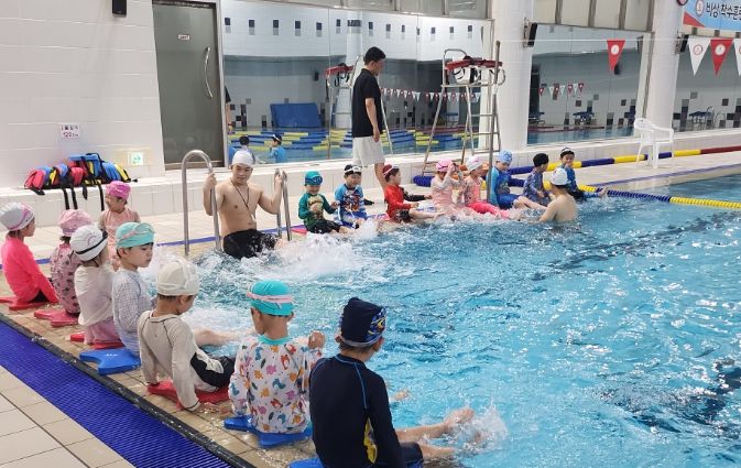 소규모 유치원어린이집 대상 방과후 과정 생존수영 운영